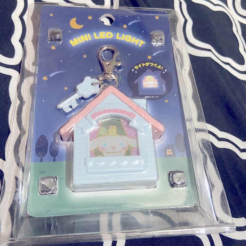 Cinnamoroll mini LED light keychain decor